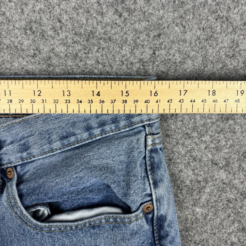 Levi's 501 Jeans Men's 31x36 Button Fly Straight Leg Light Wash Y2K‎ Denim EUC